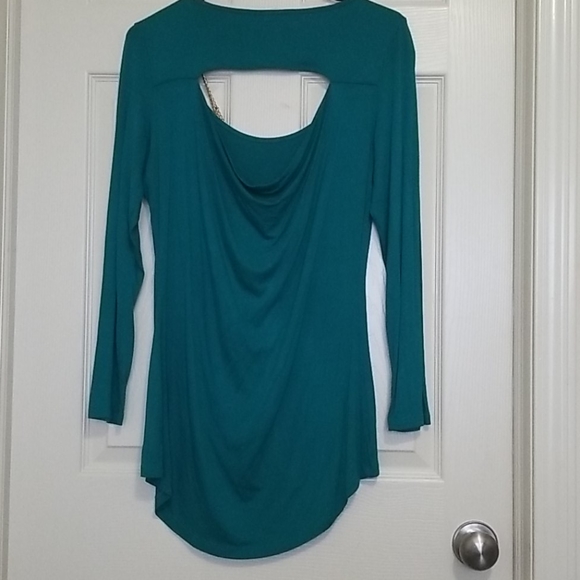 🌻LIPSTICK Gorgeous Blouse - Picture 4 of 5